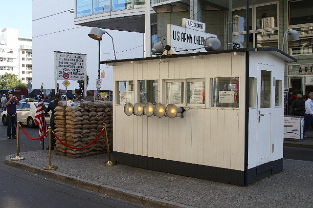 133 Checkpoint Charlie.JPG